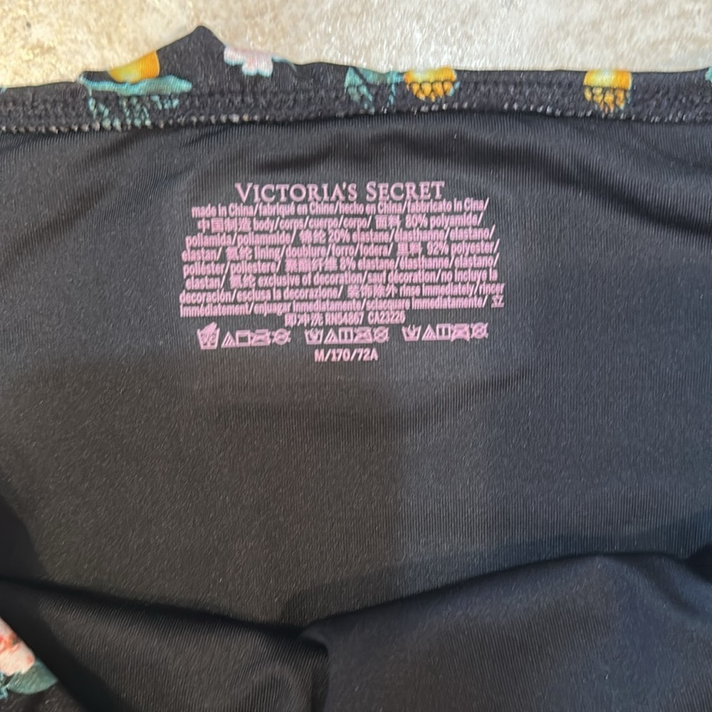 NWT! Victoria’s Secret Swim High Rise Ruffle Bikini Bottom Lemons M Fruit - Picture 4 of 7